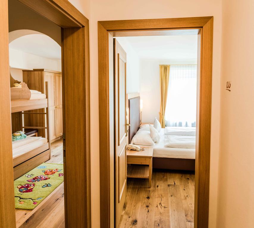 Family Hotel Posta Santa Cristina Val Gardena Exterior photo